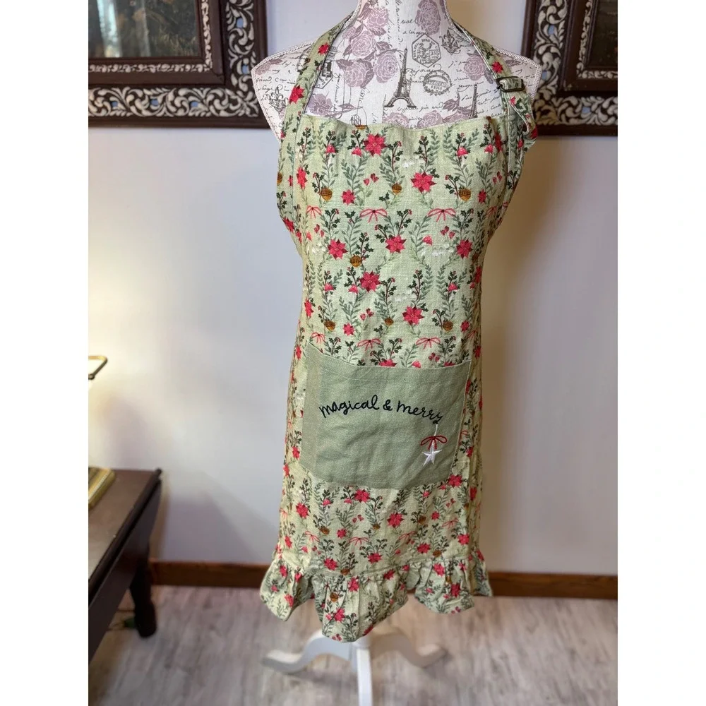 Holiday Apron Christmas Poinsettia Floral Holly‎ Farmhouse cottagecore gift